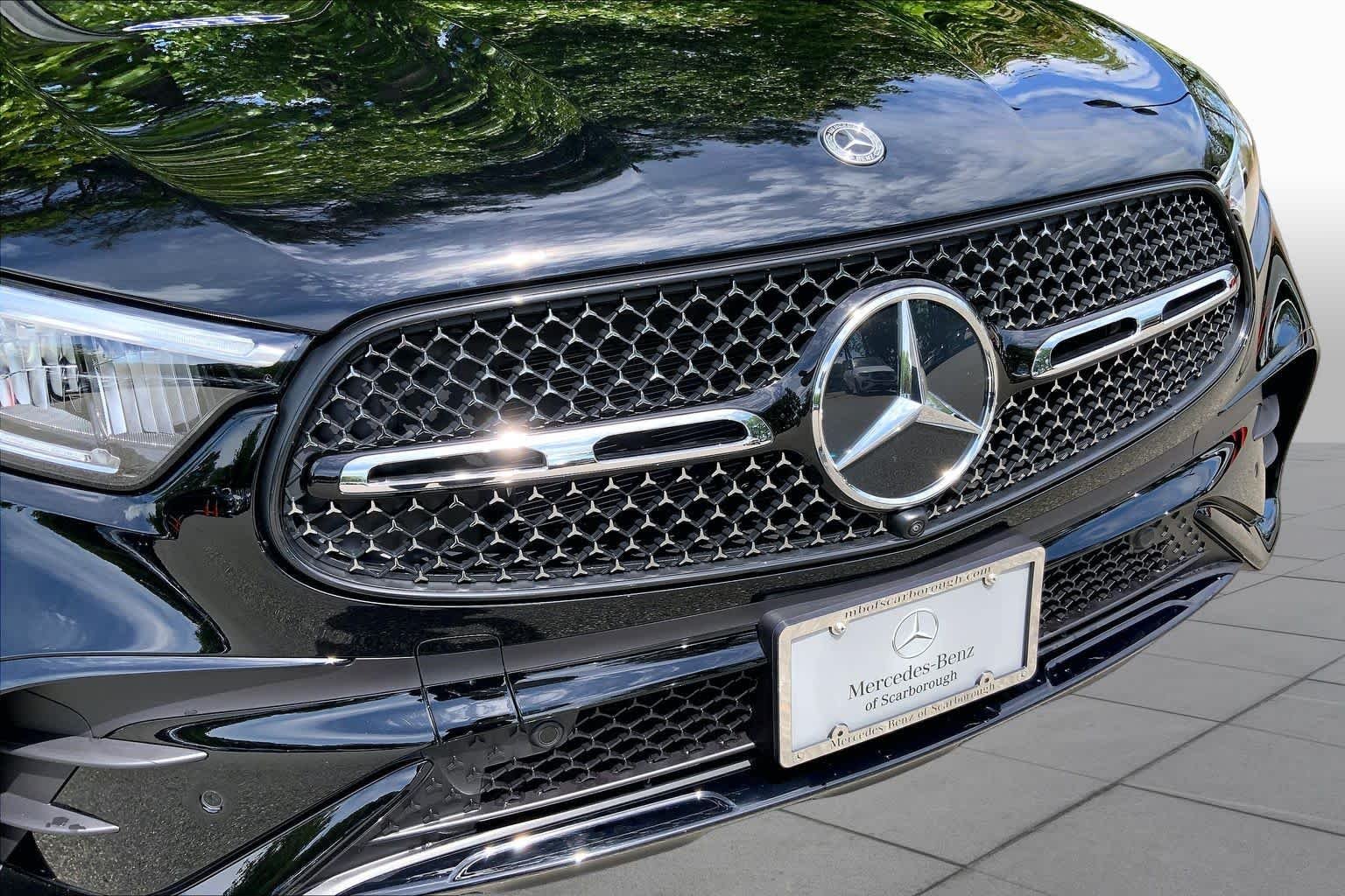 Used 2024 Black Mercedes-Benz GLC 300 image 30