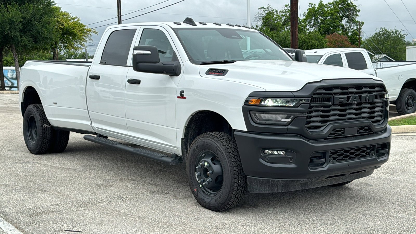 New 2026 Bright White Clear-Coat Exterior Paint RAM Tradesman image 3