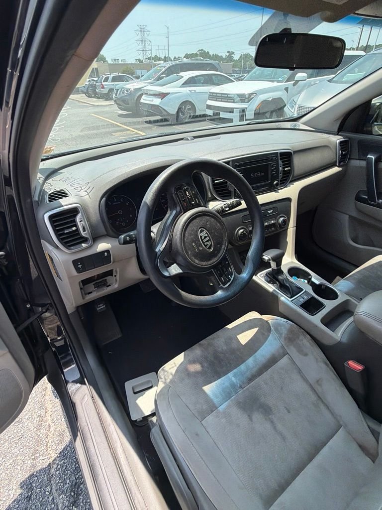 Used 2017 Red Kia LX image 11