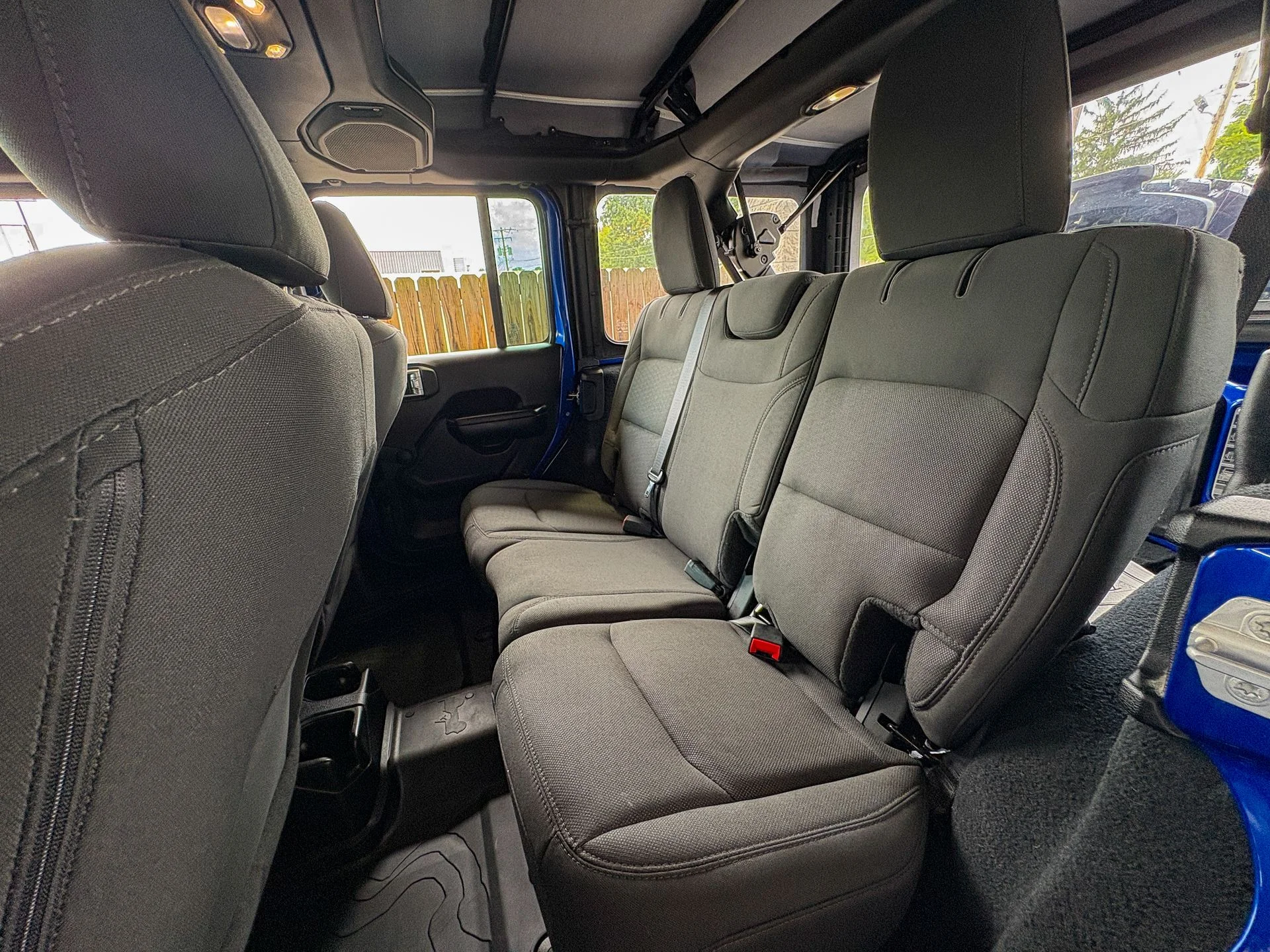Used 2019 Blue Jeep Unlimited Sport image 25
