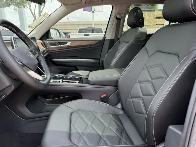 New 2026 Silver Volkswagen 2.0T SE w/Technology image 19
