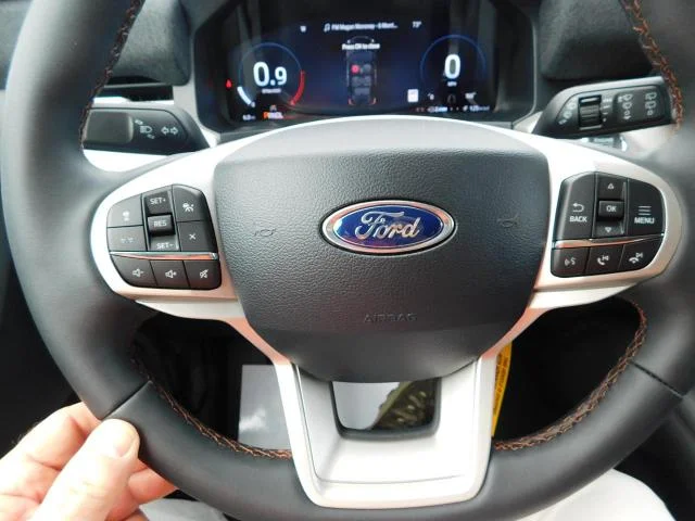 New 2026 Agate Black Metallic Ford Active image 38