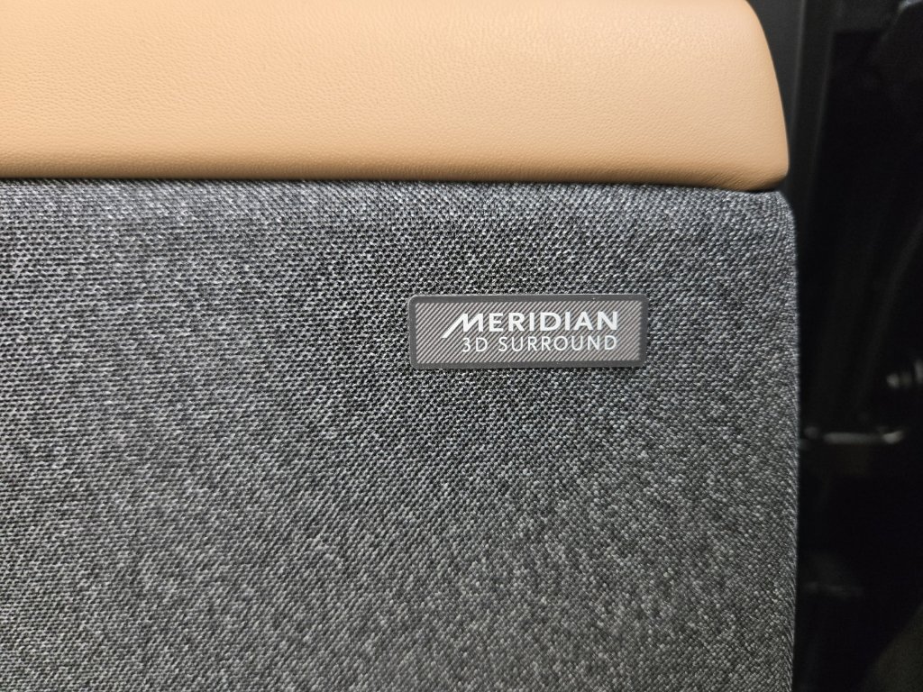 New 2027 Carpathian Grey Land Rover Dynamic SE image 26