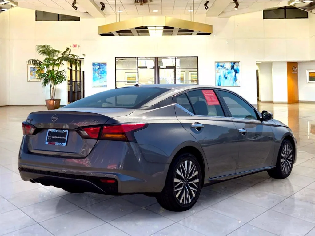 2023 Nissan Altima SV - Photo 5