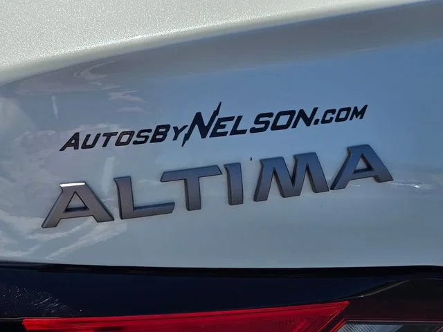 Used 2023 White Nissan 2.5 SL image 19