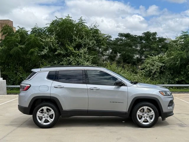 Used 2024 Gray Jeep Latitude image 5