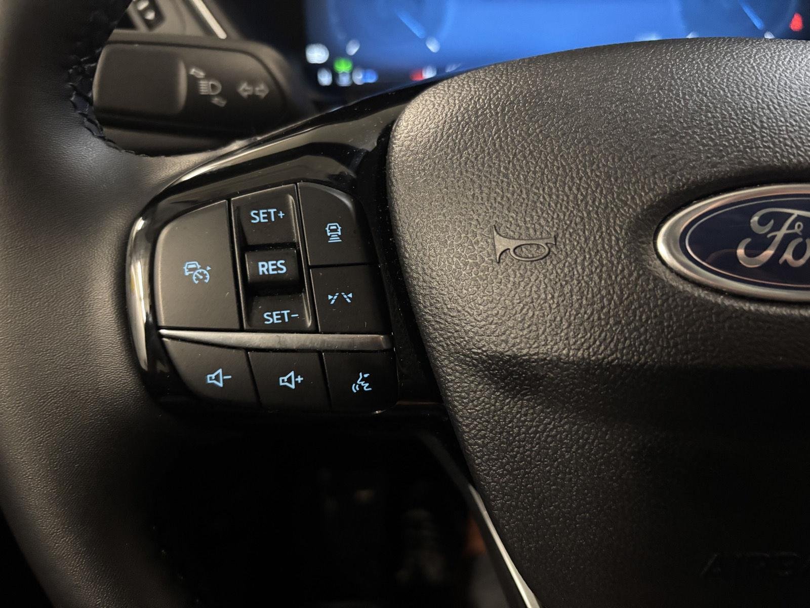 Used 2025 Carbonized Gray Metallic Ford Platinum image 12