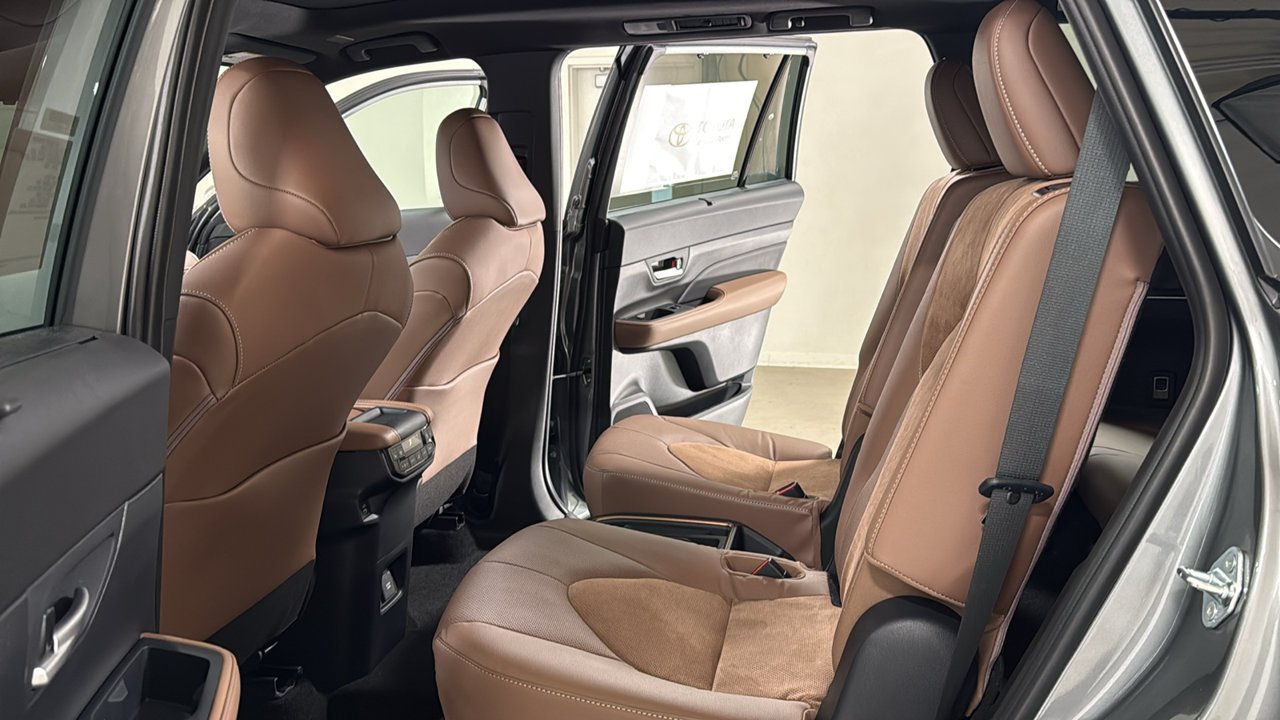 New 2026 Heavy Metal <sup>1</sup> Toyota  MAX Platinum image 15