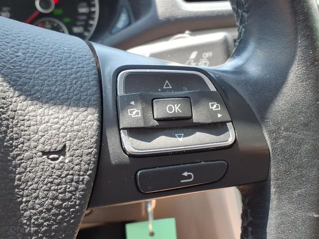 Used 2012 Silver Volkswagen 2.5 SE image 15