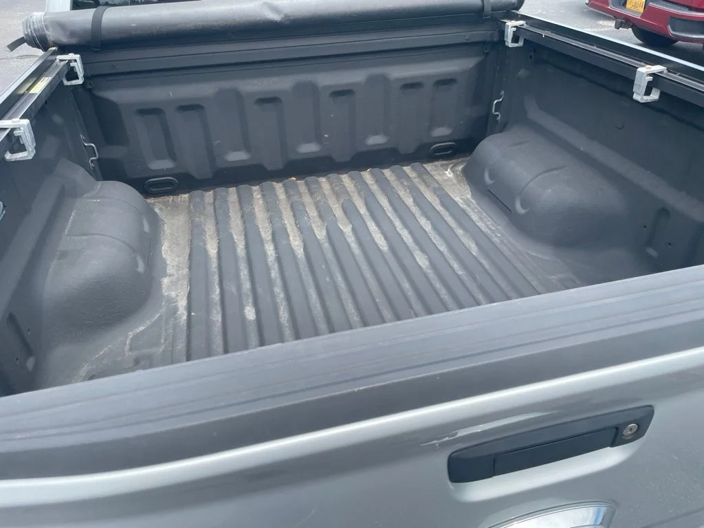 Used 2019 Silver Ford XLT image 9