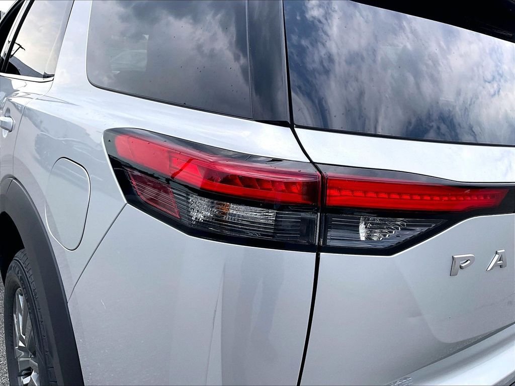Used 2025 Brilliant Silver Metallic Nissan SV image 31