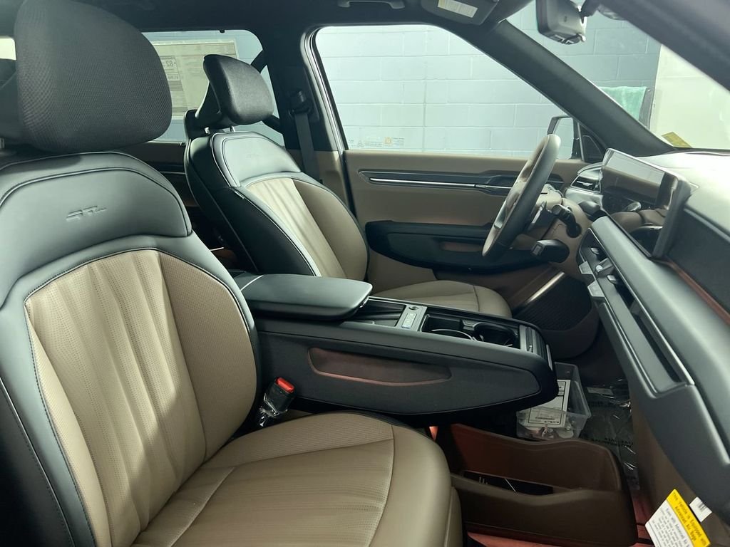 New 2026 Wolf Gray / Black Roof Kia GT-Line AWD image 32