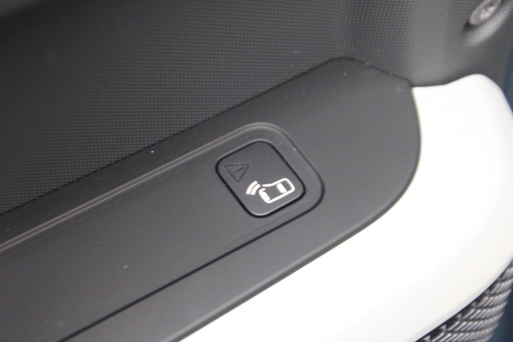 2022 Land Rover Defender X-Dynamic SE - Photo 26