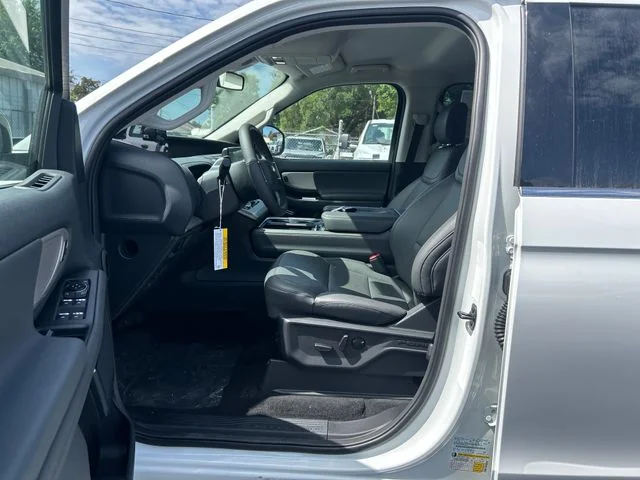 New 2026 Oxford White Ford Active image 10