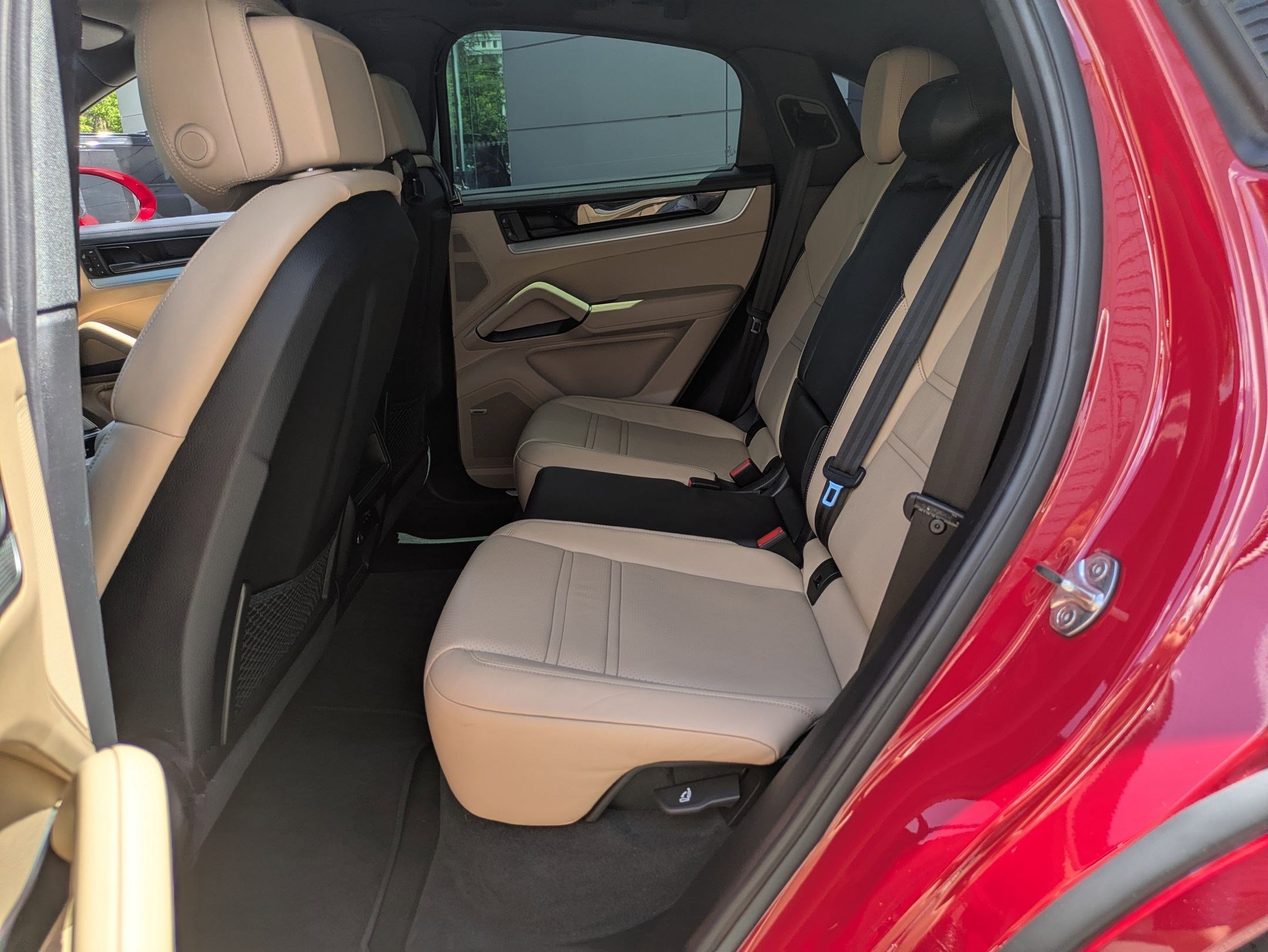 Used 2024 Red Porsche Cayenne Coupé (MY24) image 26