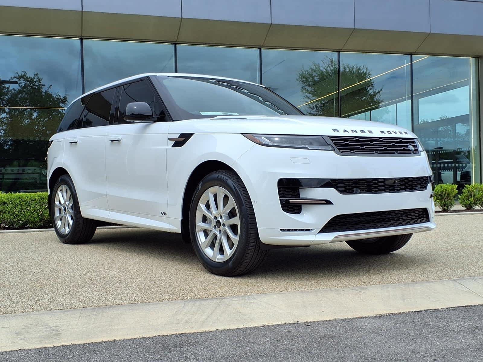 New 2026 Fuji White Land Rover Dynamic SE image 3