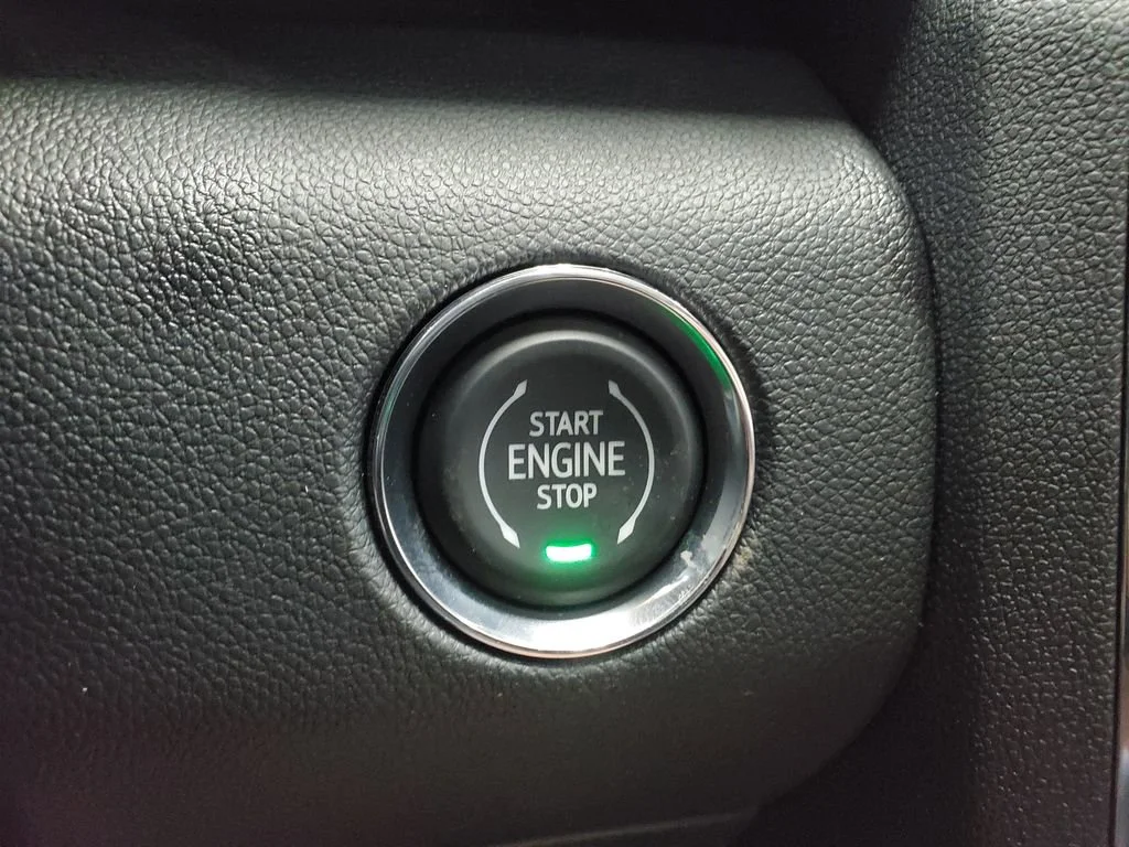 New 2026 Sterling Metallic GMC Elevation image 19