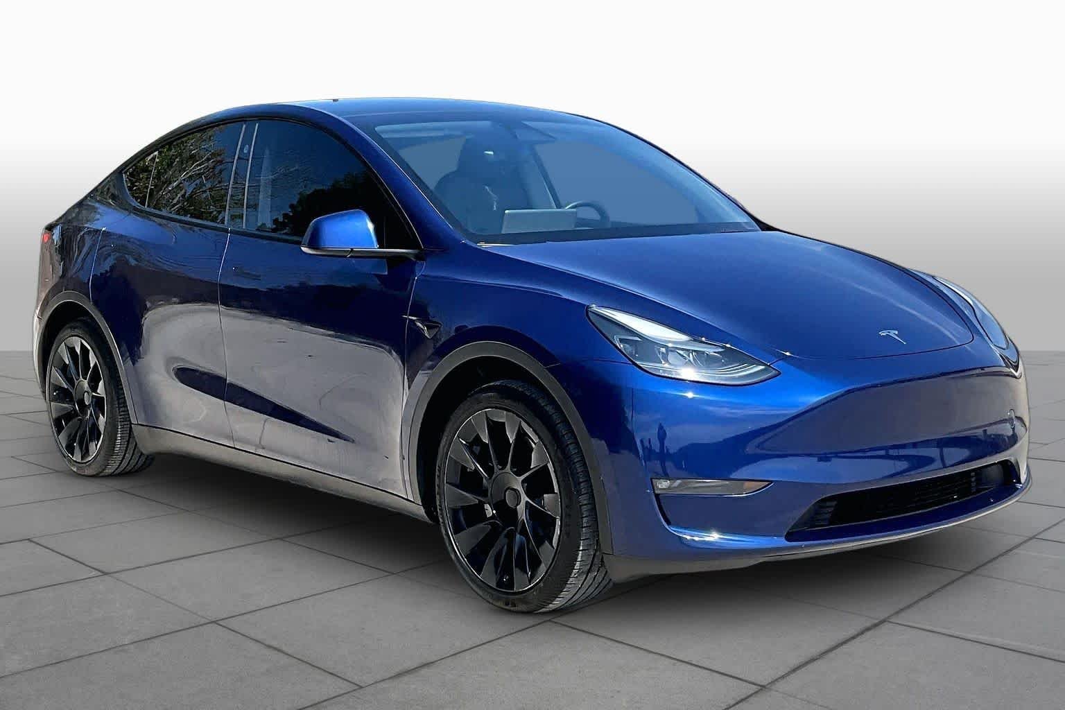 Used 2023 Deep Blue Metallic Tesla Long Range image 4