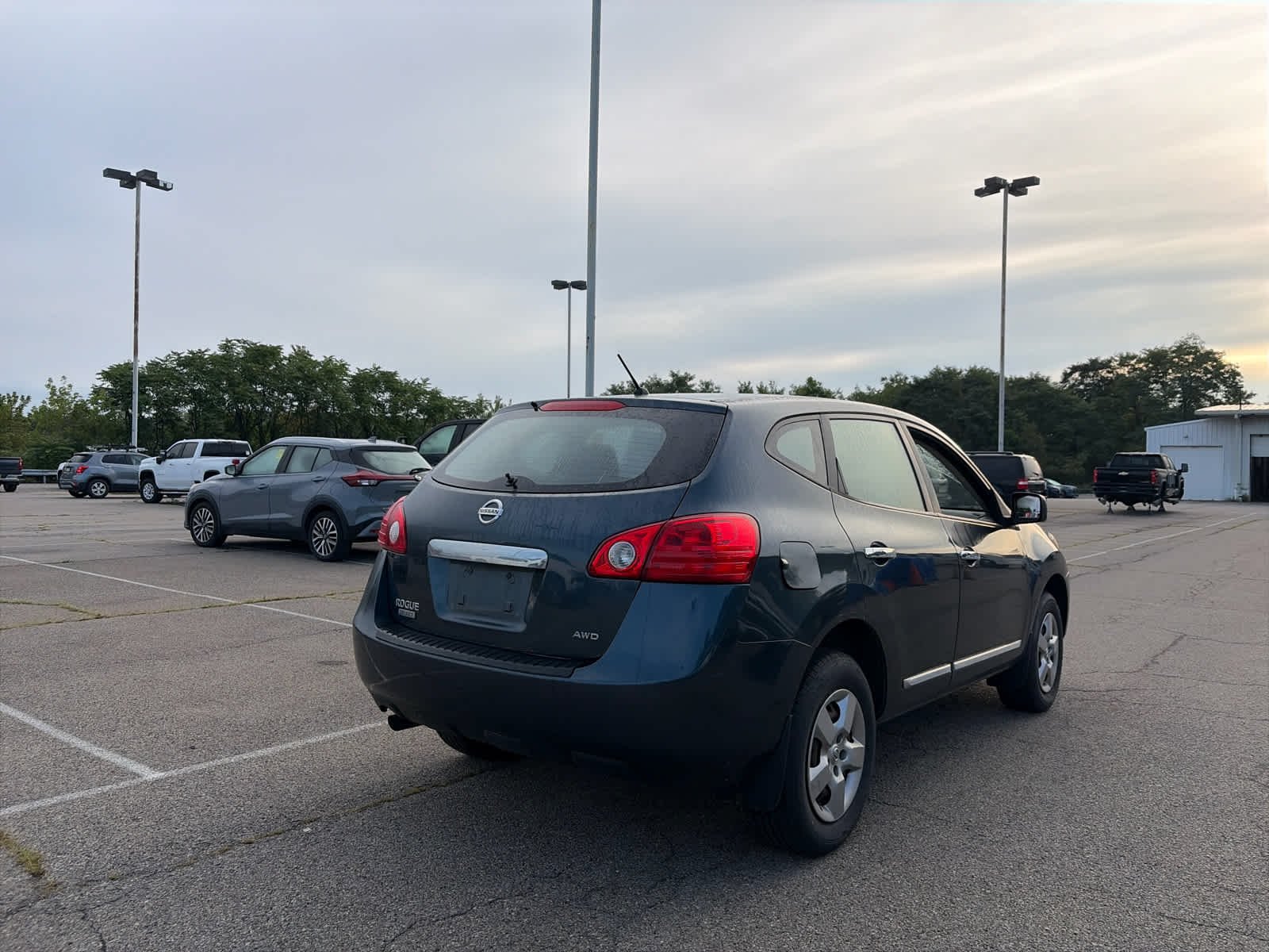 Used 2014 Blue Nissan S image 2