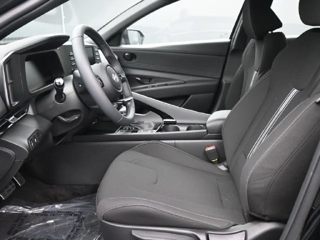 Used 2026 Black Hyundai SEL Sport Premium image 12