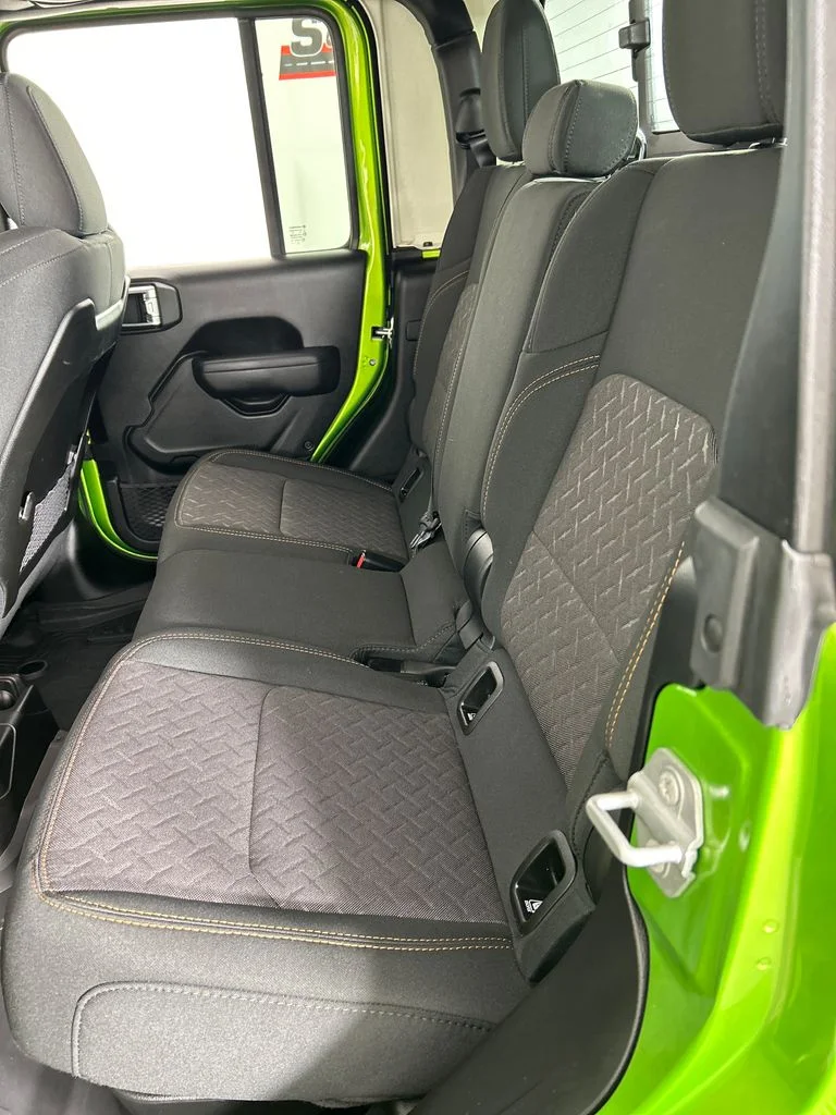 Used 2025 Green Jeep Mojave image 18