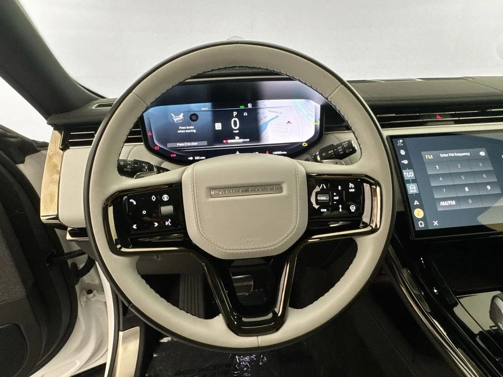Used 2024 White Land Rover Dynamic SE image 11