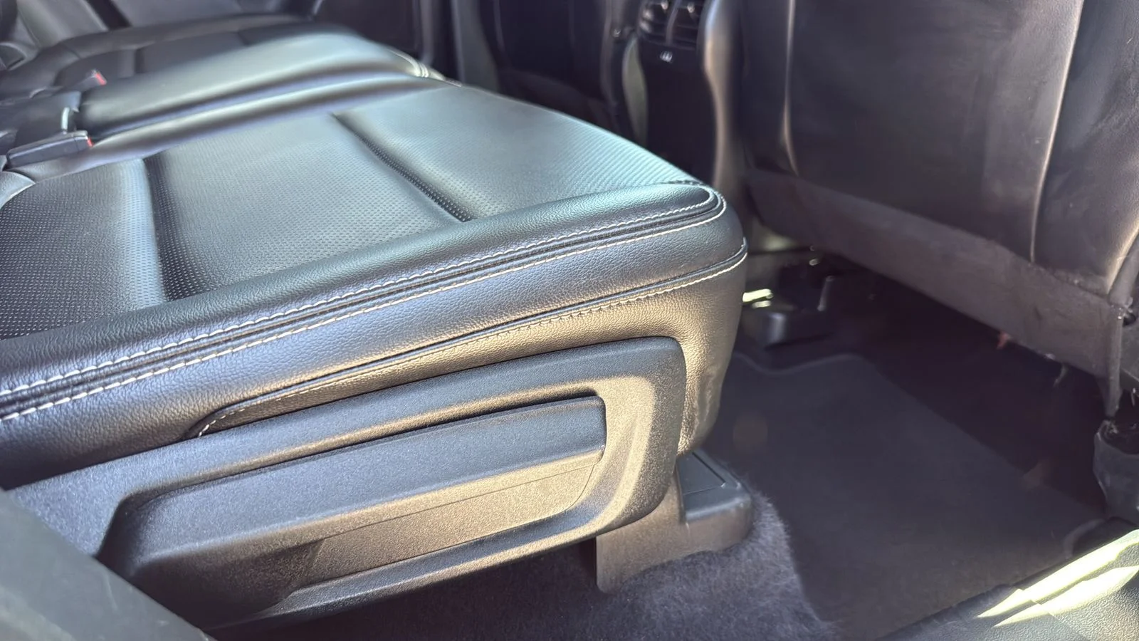 Used 2021 Gray Ford SEL image 26