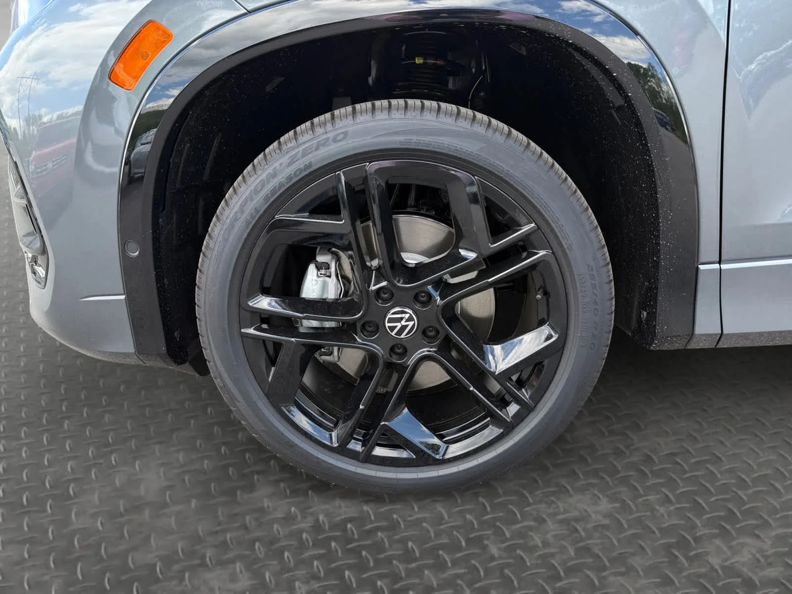 New 2026 Platinum Gray Metallic Volkswagen SE R-Line Black image 9