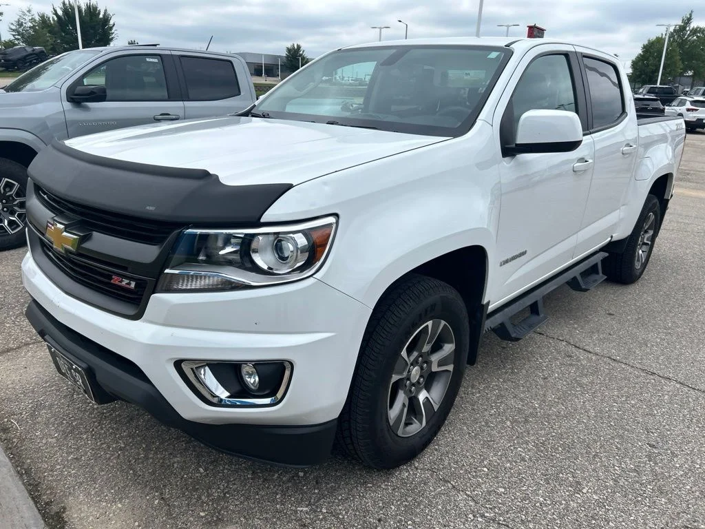 Used 2016 White Chevrolet Z71 image 5