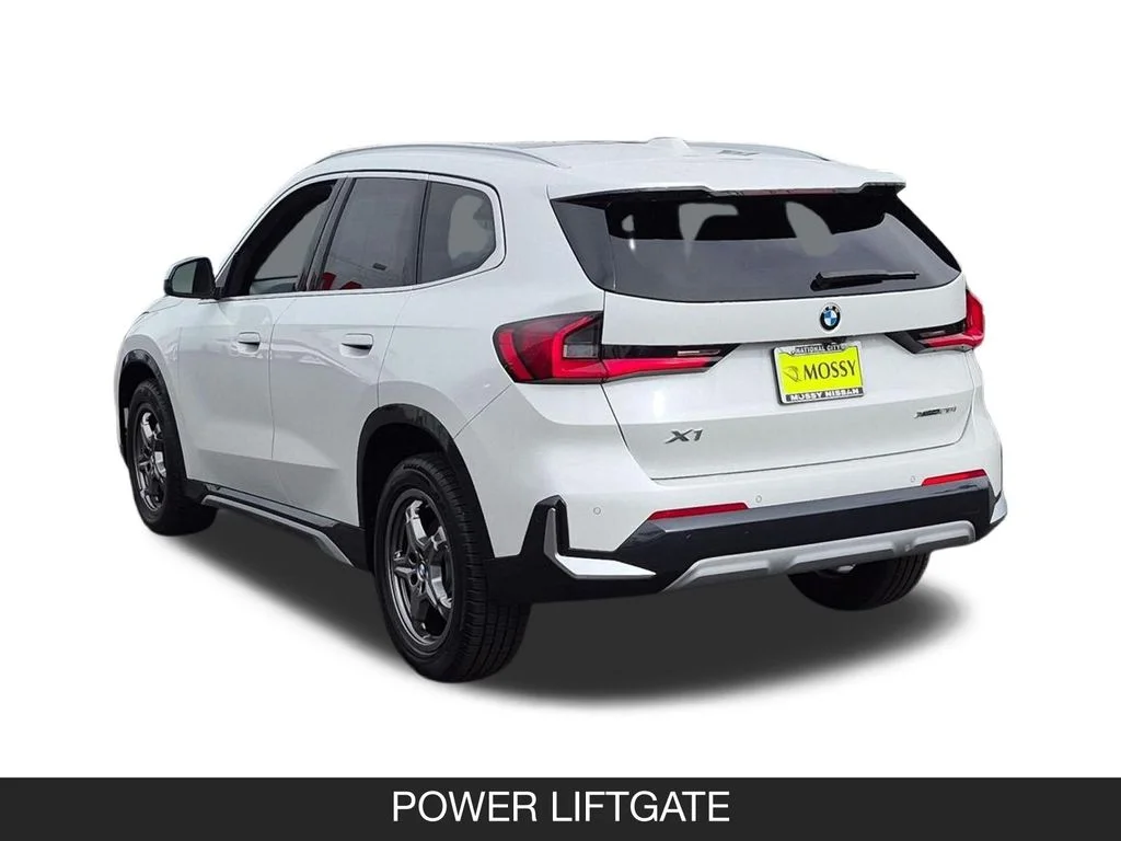 Used 2024 White BMW xDrive28i image 7
