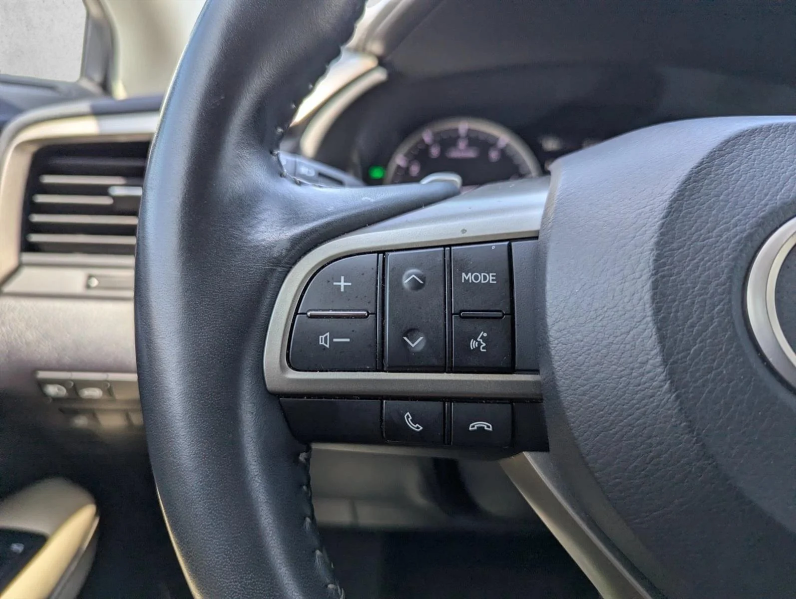 Used 2022 Atomic Silver Lexus RX 350 image 13