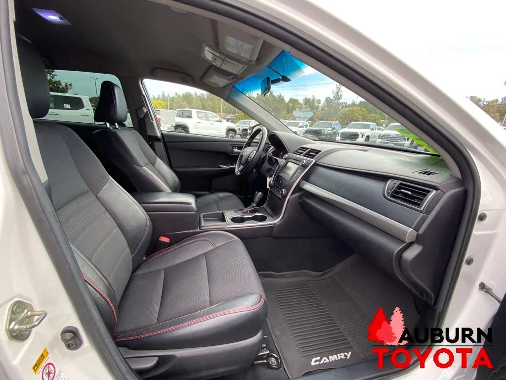 Used 2017 Ice Cap Toyota SE image 12