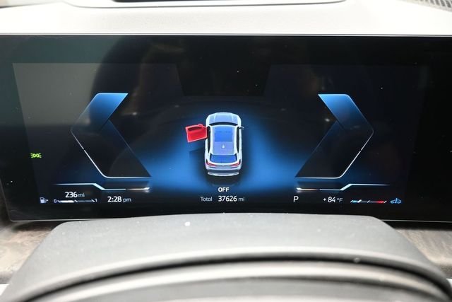 Used 2024 Gray BMW sDrive40i image 7