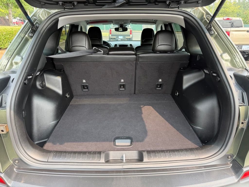 Used 2021 Olive Green Pearlcoat Jeep Trailhawk image 11