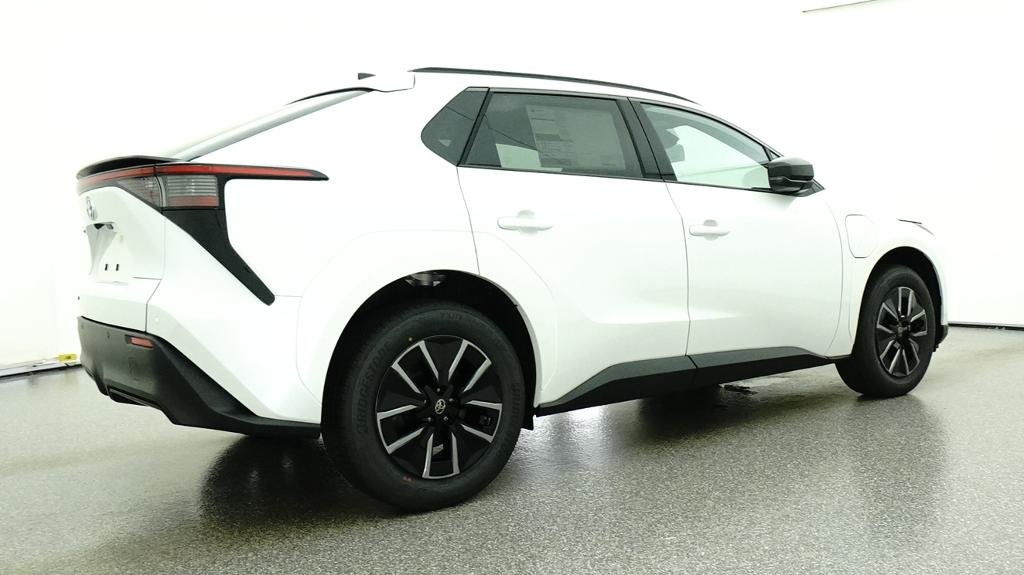 New 2027 Wind Chill Pearl Toyota XLE image 17