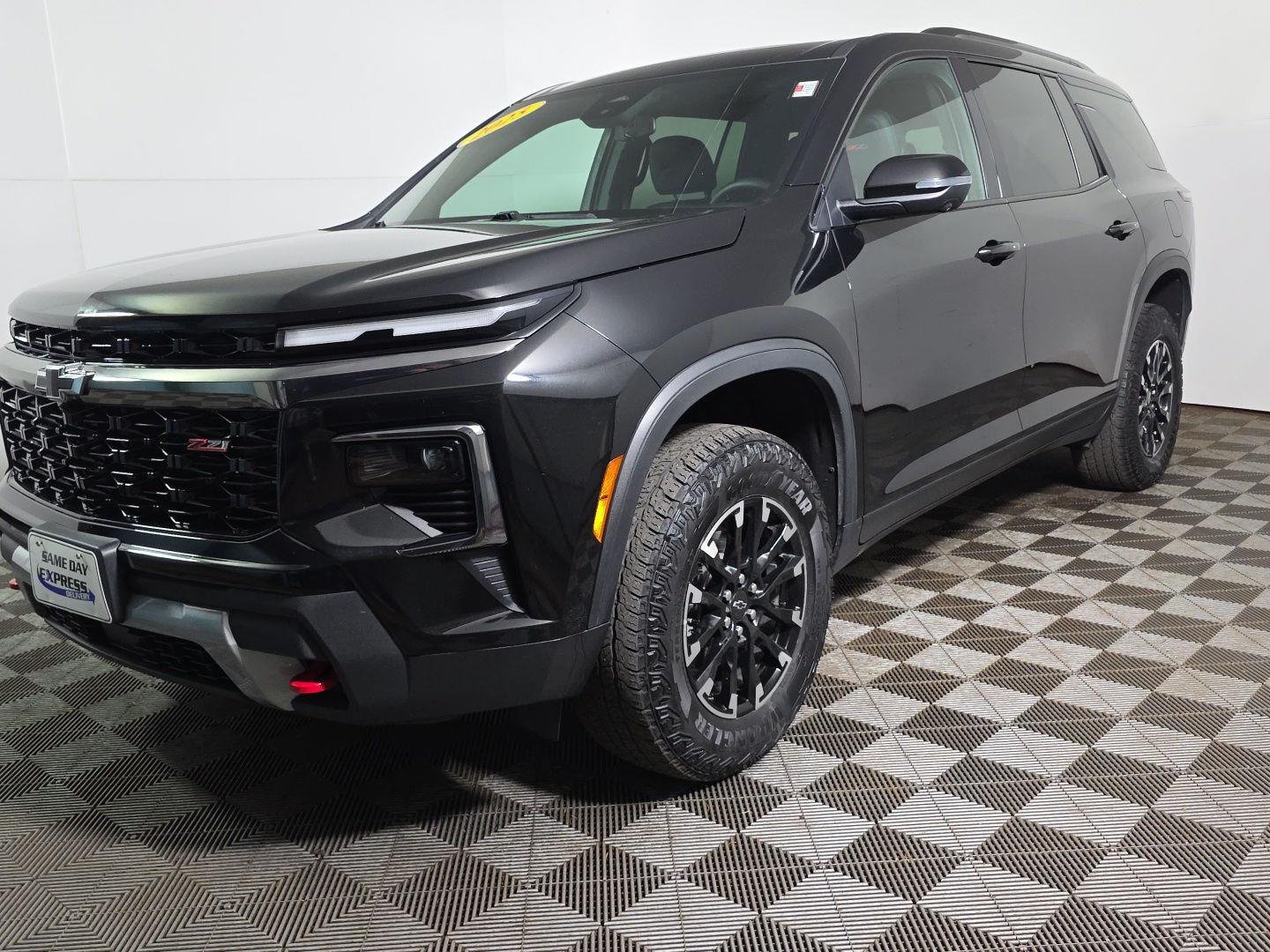 Used 2025 Mosaic Black Metallic Chevrolet AWD Z71 image 8