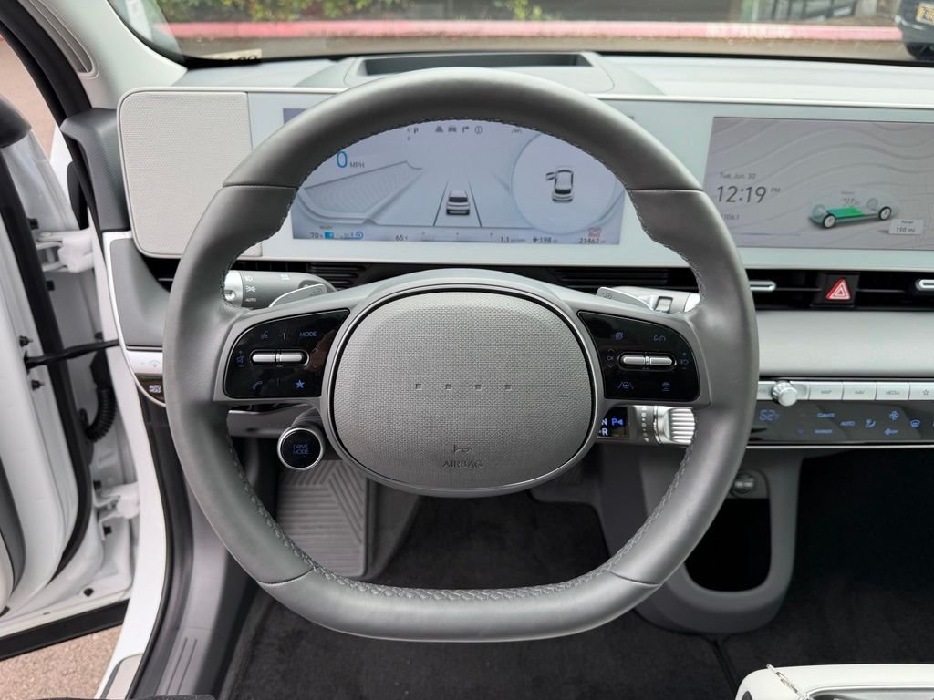 Used 2024 Atlas White Hyundai Limited image 21