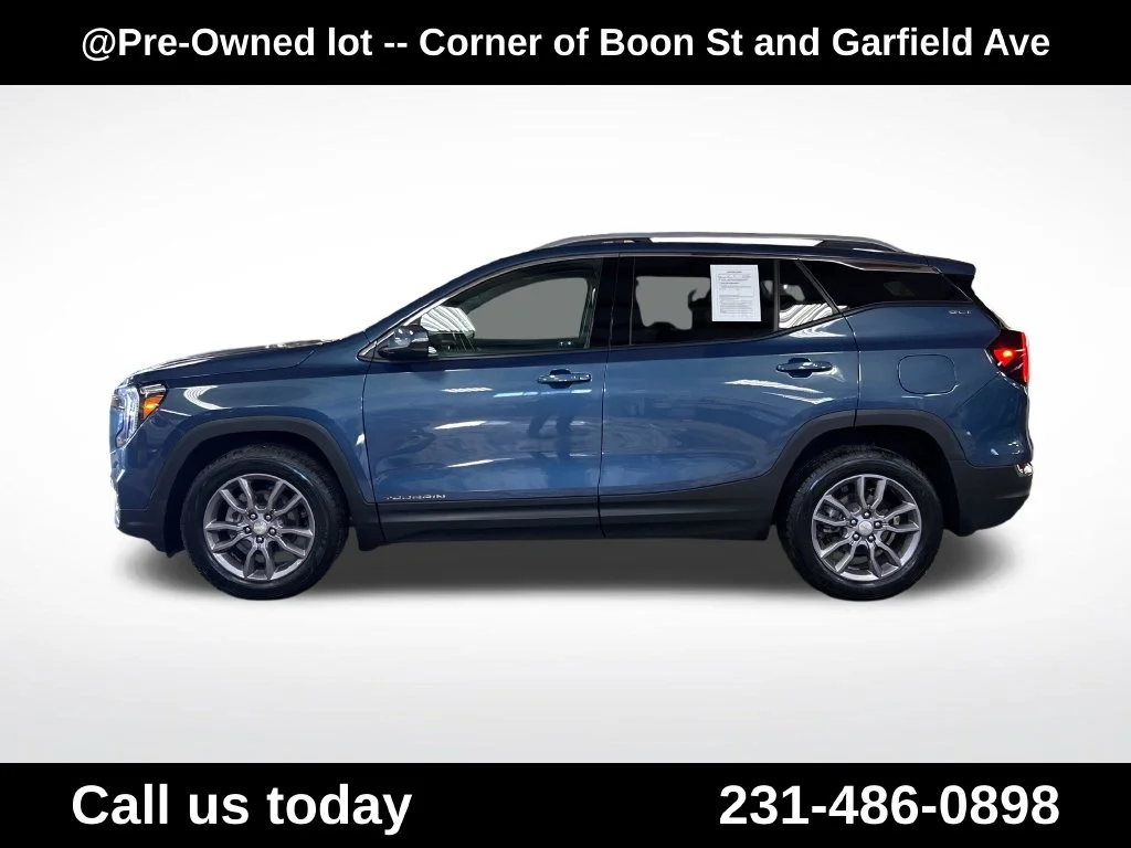 Used 2024 Blue GMC SLT image 2