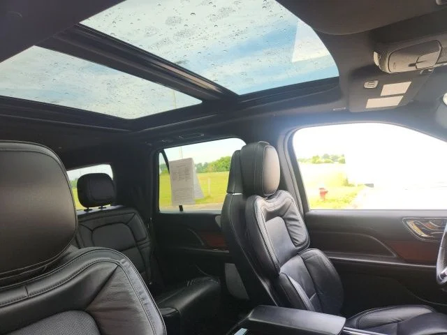 Used 2019 Black Lincoln Reserve image 24