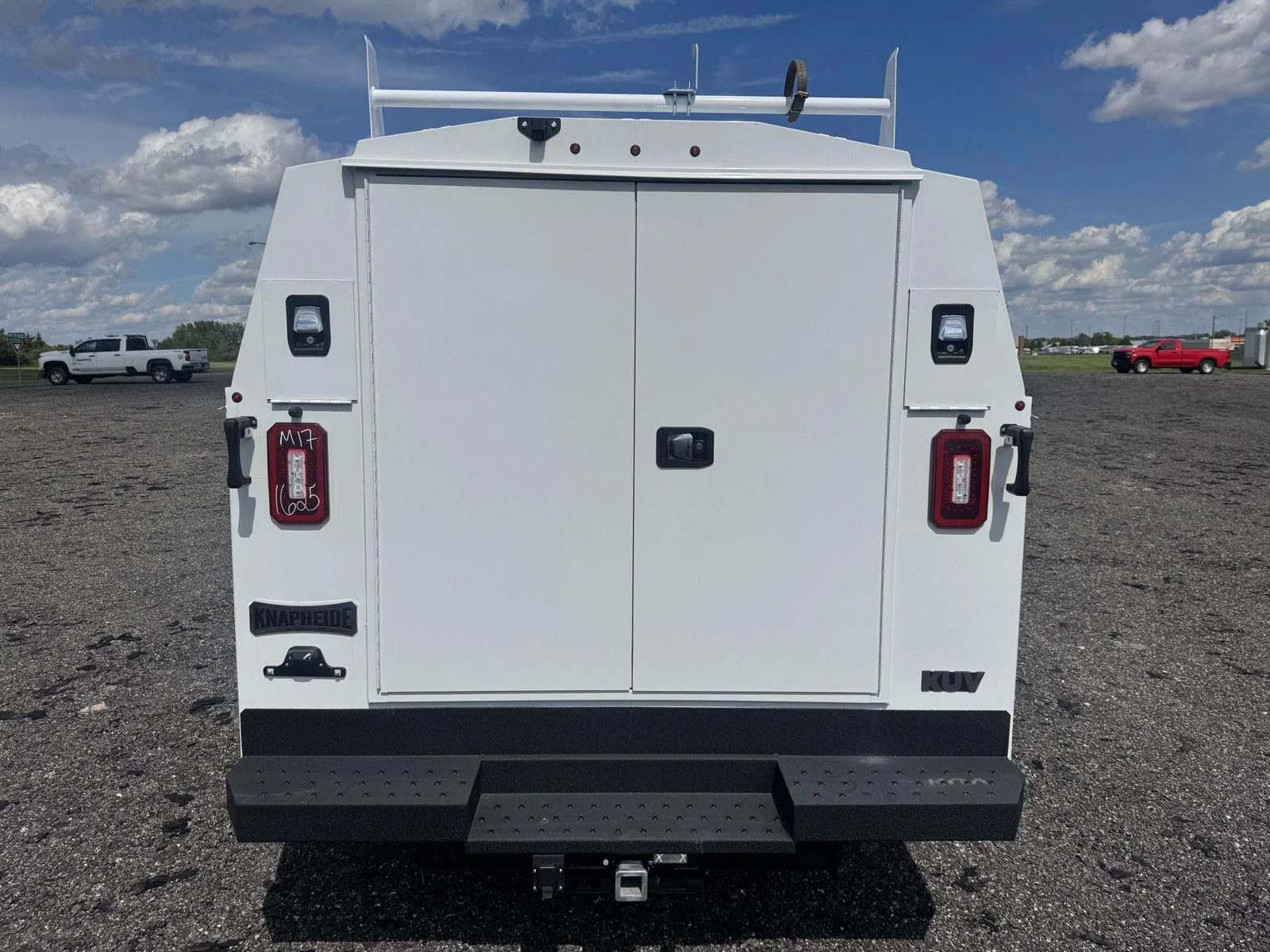 New 2026 Summit White Chevrolet 1WT image 2