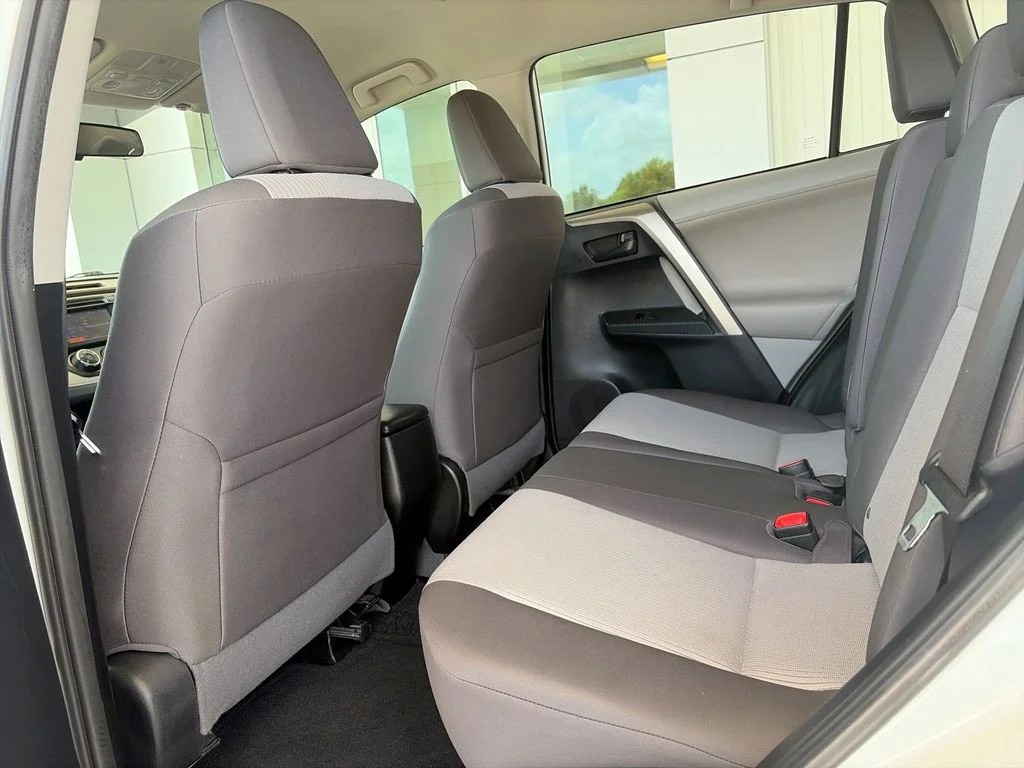Used 2013 White Toyota LE image 26