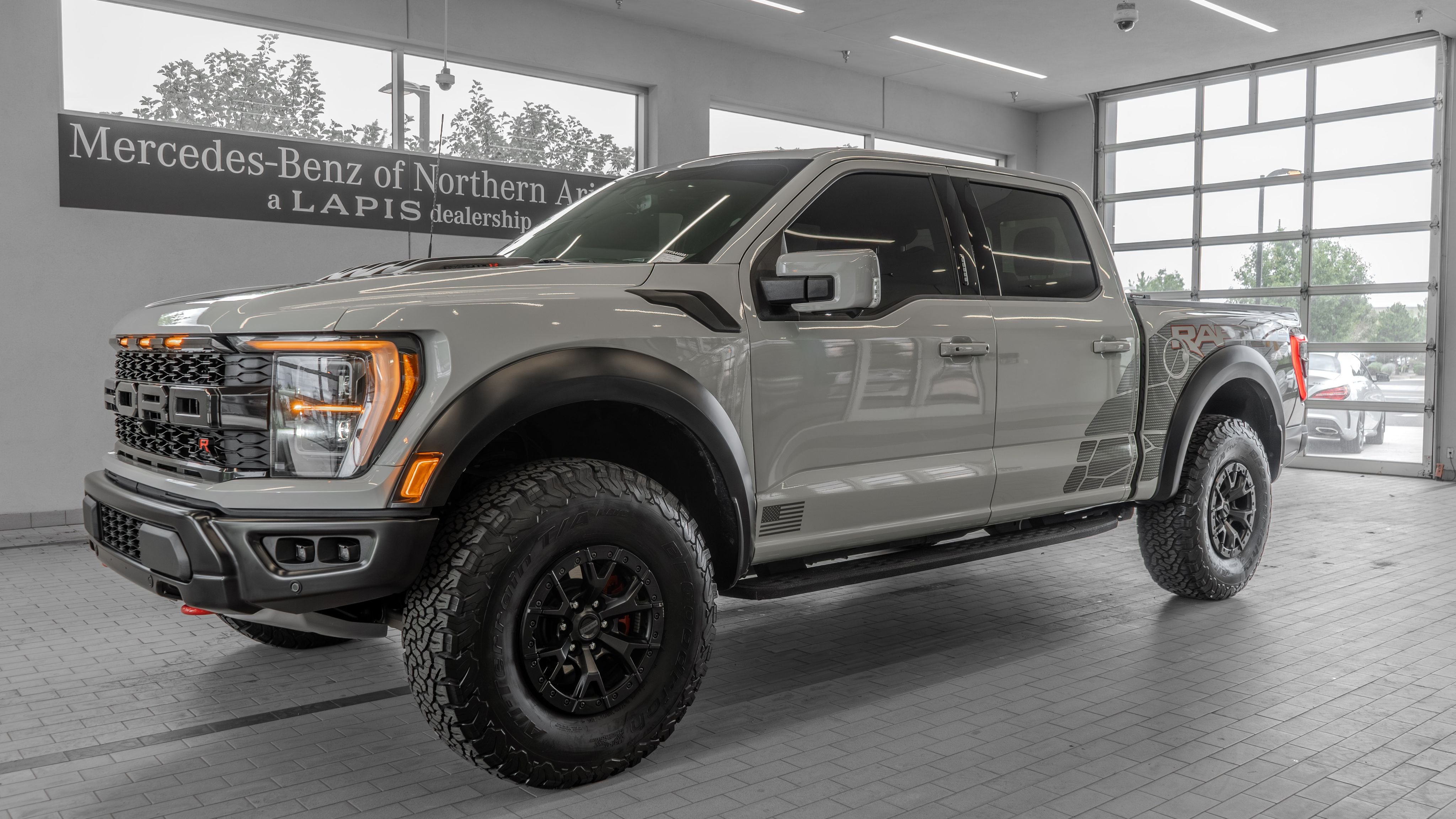Used 2023 Avalanche Ford Raptor image 3