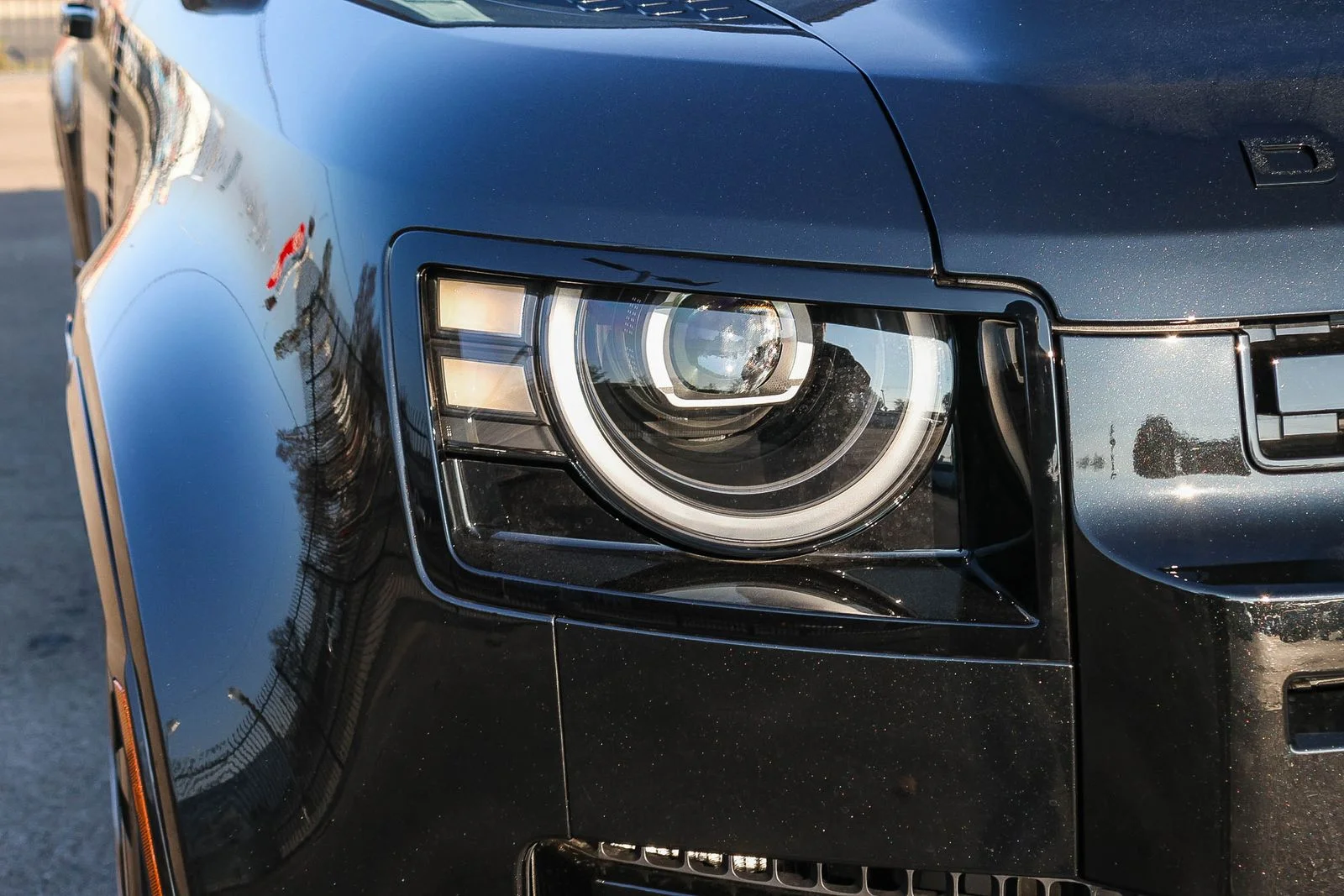 New 2026 Santorini Black Land Rover X image 13