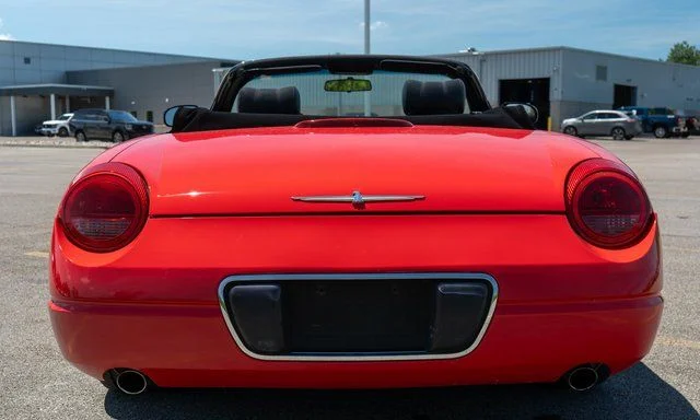 Used 2004 Red Ford Base image 21