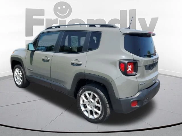Used 2021 Gray Jeep Latitude image 3