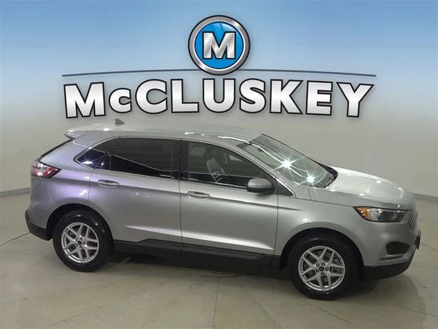 Used 2024 Silver Ford SEL image 12