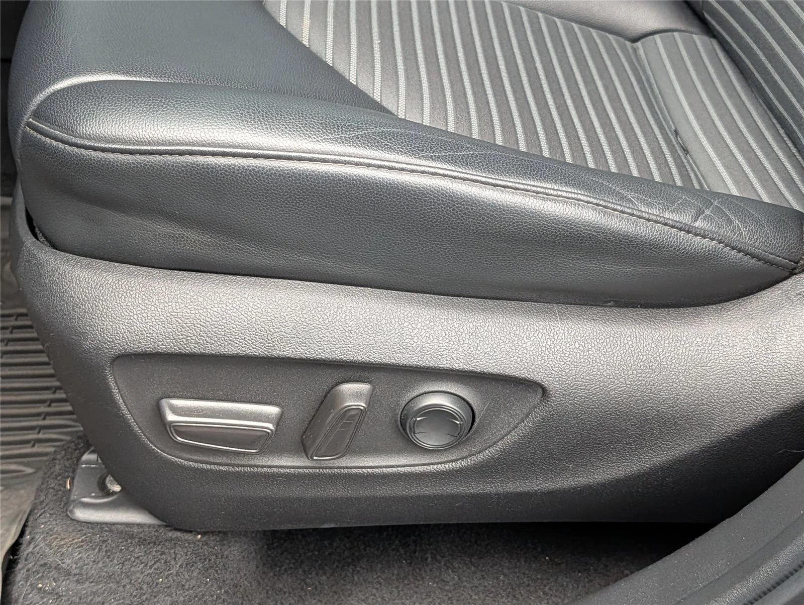 Used 2022 Blueprint Toyota XSE image 10