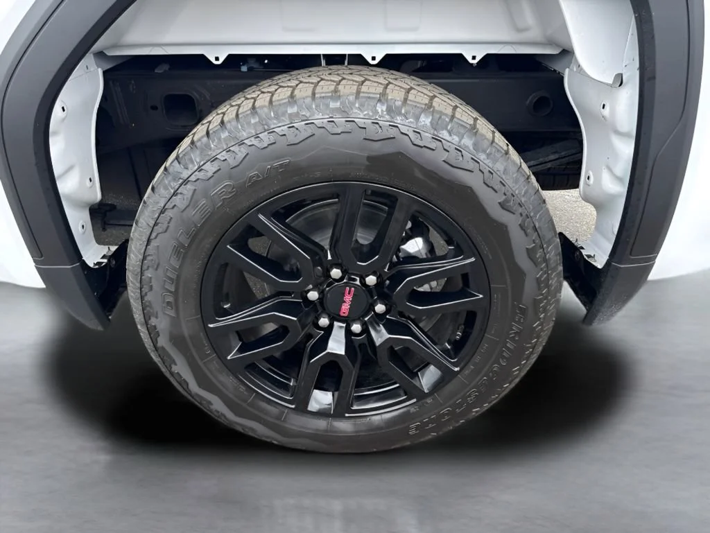 Used 2025 Summit White GMC Elevation image 35