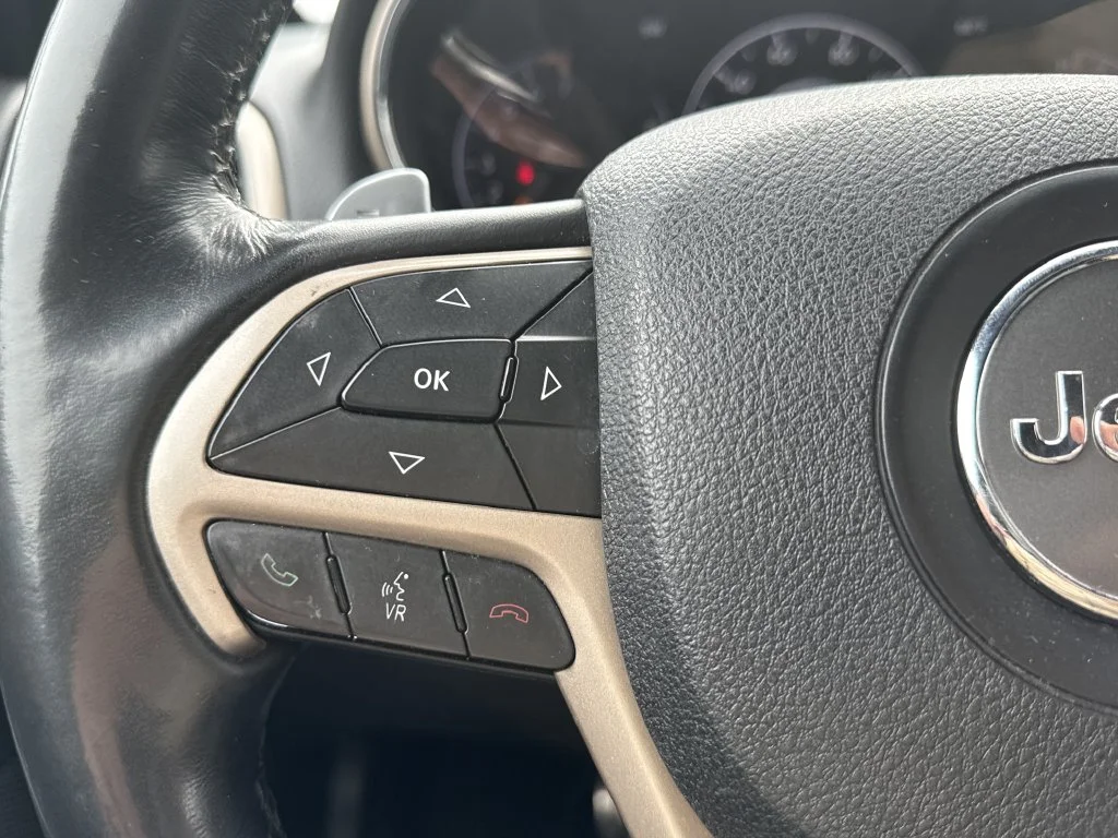 Used 2015 White Jeep Limited image 23
