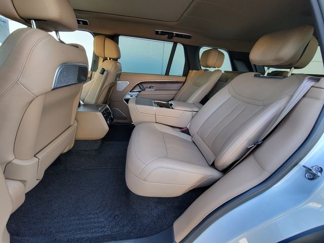 Certified Used 2025 White Land Rover Autobiography image 5